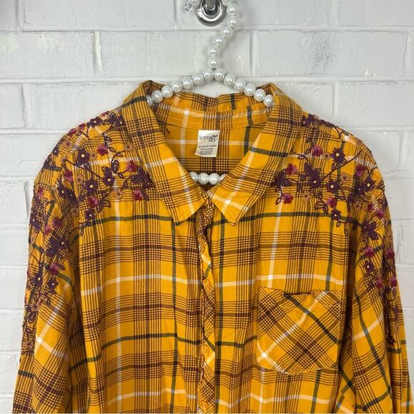 Terra & Sky Golden Yellow Plaid Floral Embroidered Flannel Button Down 3X - Picture 3 of 6